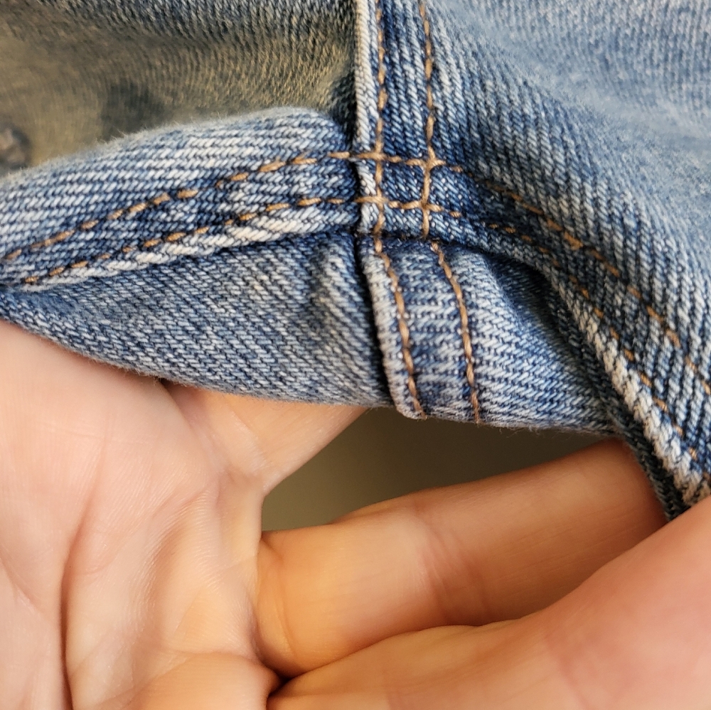 American Eagle Outfitters Women's Stretch Distressed Blue Jeans. Size 00 - Picture 6 of 15